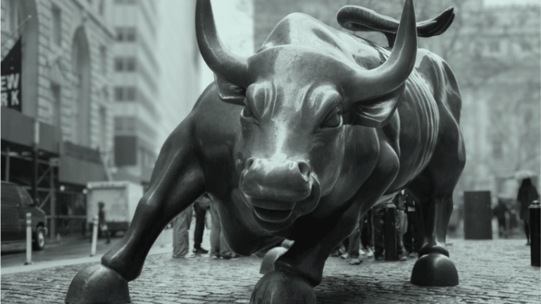 Statua del toro di Wall Street, simbolo del bull market e della forza dei mercati finanziari – RV Capital Partners